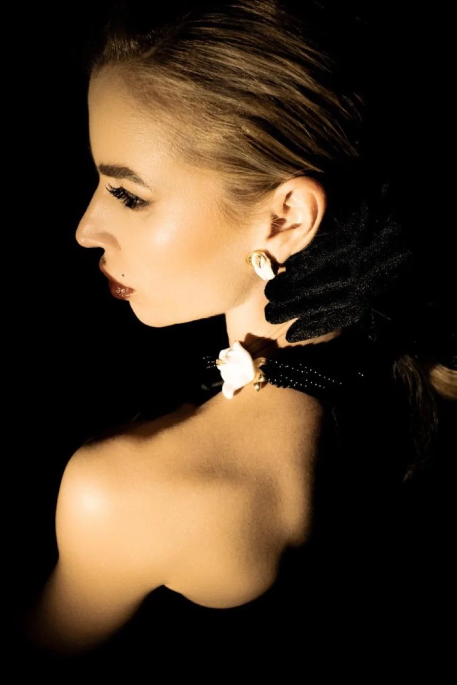 Anna Baykachova — ANNA INTERNATIONAL LOUNGE